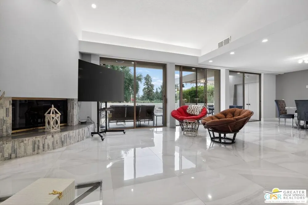 196 Kavenish Drive Rancho Mirage, CA 92270