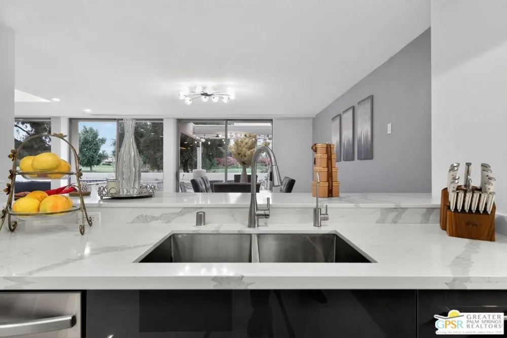196 Kavenish Drive Rancho Mirage, CA 92270
