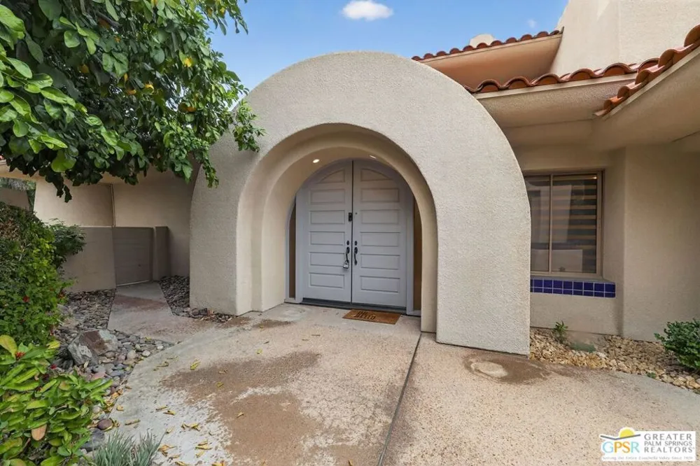 196 Kavenish Drive Rancho Mirage, CA 92270