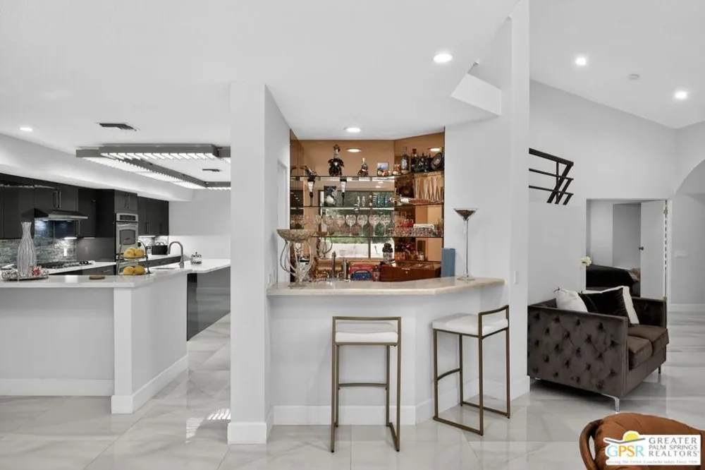 196 Kavenish Drive Rancho Mirage, CA 92270