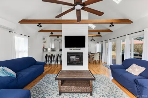 485 Bayberry Walk