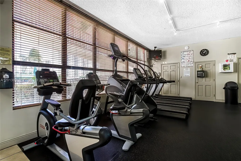 800 Parkview Dr #901 Hallandale Beach, FL 33009