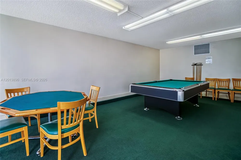 800 Parkview Dr #901 Hallandale Beach, FL 33009