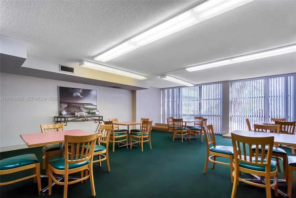 800 Parkview Dr #901 Hallandale Beach, FL 33009