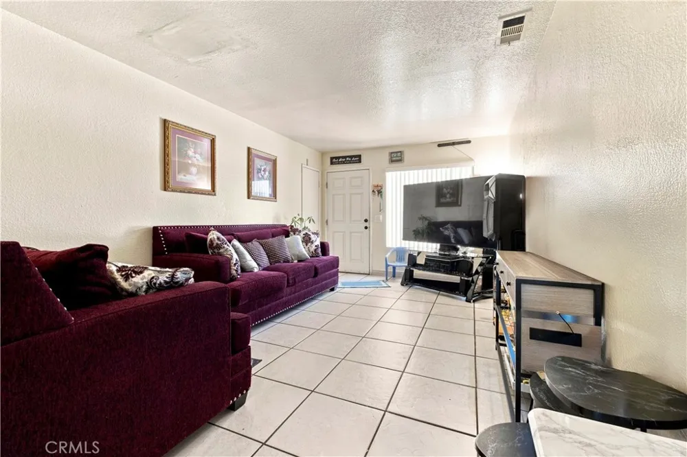 17317 Marygold Bloomington, CA 92316