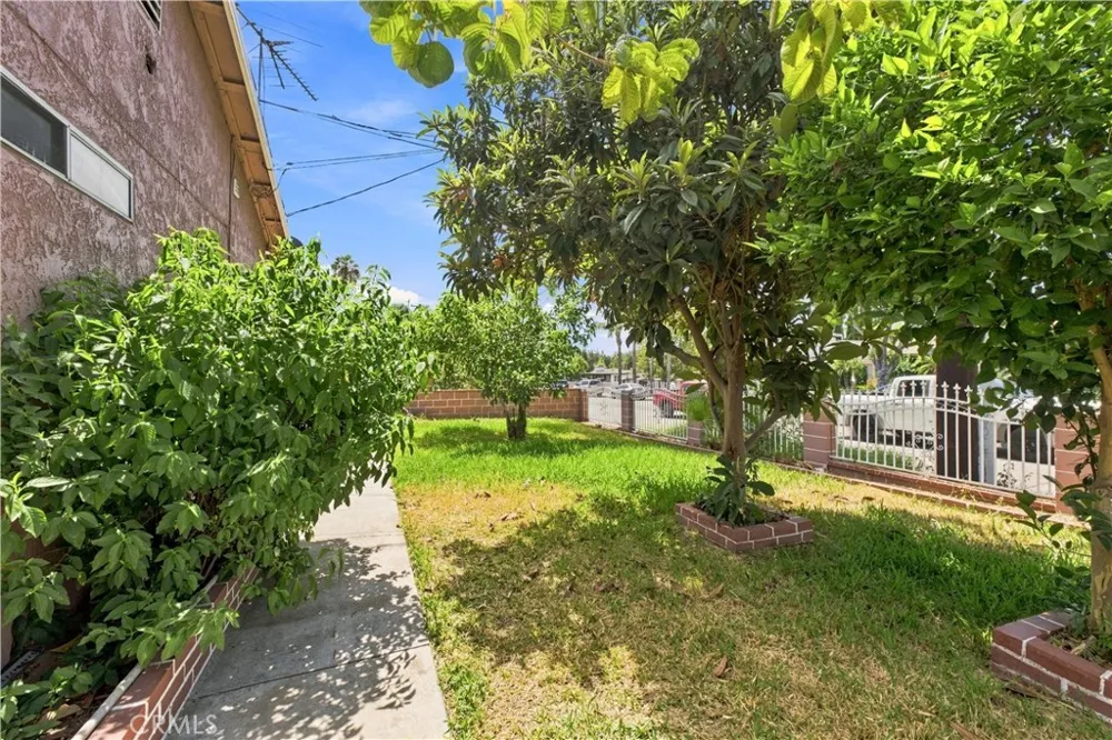 17317 Marygold Bloomington, CA 92316