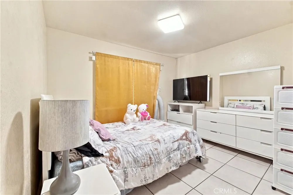 17317 Marygold Bloomington, CA 92316