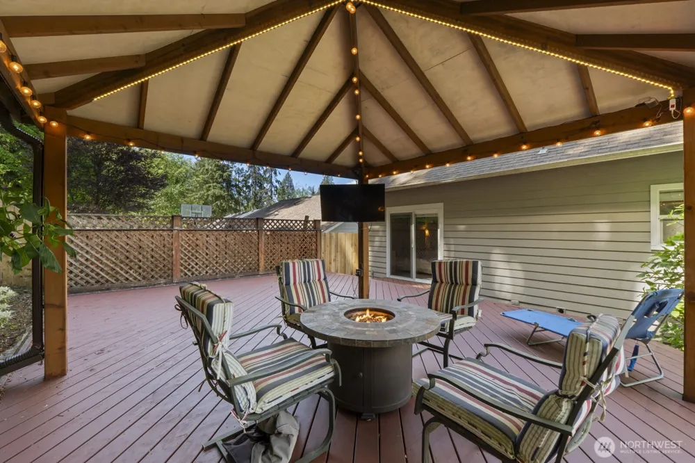 6108 133rd Place SW Edmonds, WA 98026