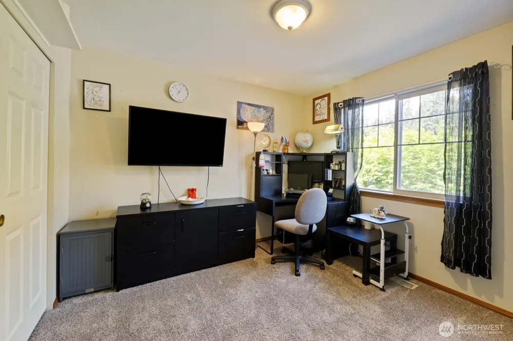 6108 133rd Place SW Edmonds, WA 98026