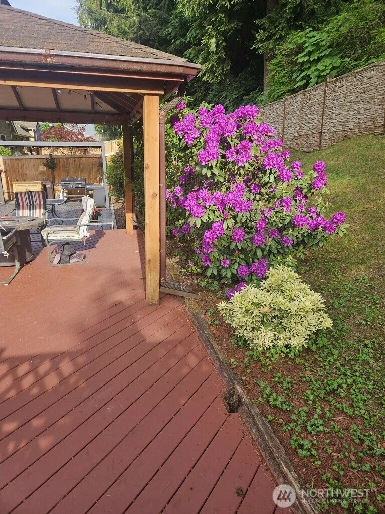 6108 133rd Place SW Edmonds, WA 98026