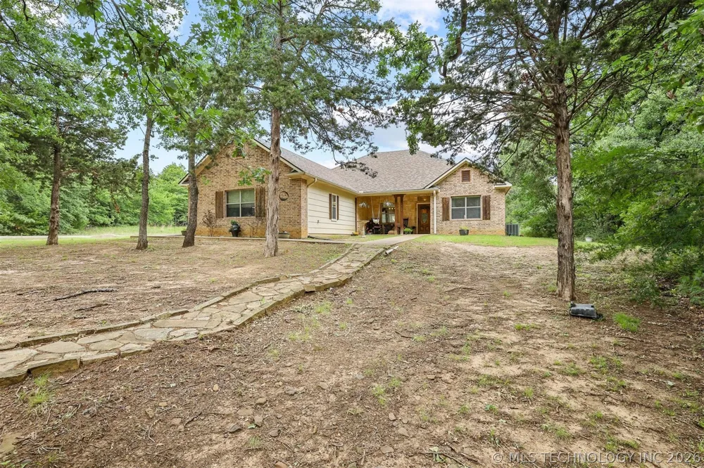 6644 Black Oak Trail Kingston, OK 73439