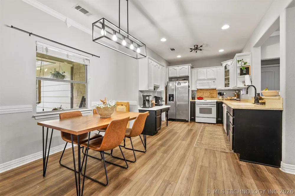 6644 Black Oak Trail Kingston, OK 73439