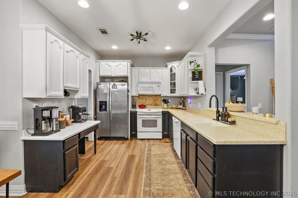 6644 Black Oak Trail Kingston, OK 73439