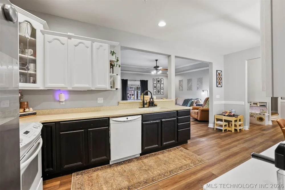6644 Black Oak Trail Kingston, OK 73439