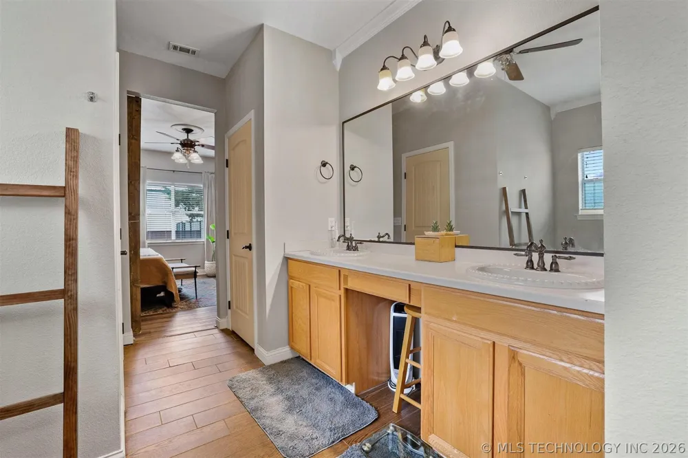 6644 Black Oak Trail Kingston, OK 73439