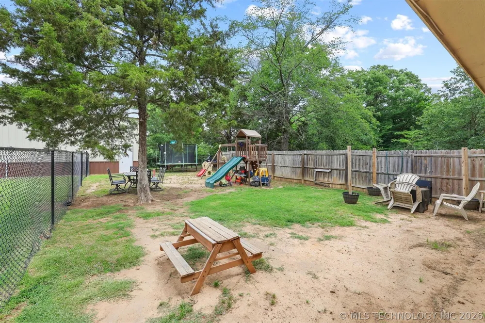 6644 Black Oak Trail Kingston, OK 73439