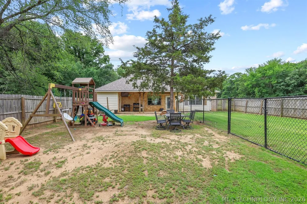 6644 Black Oak Trail Kingston, OK 73439
