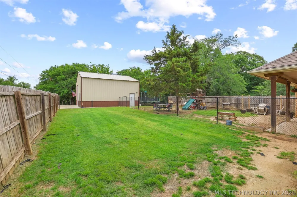 6644 Black Oak Trail Kingston, OK 73439