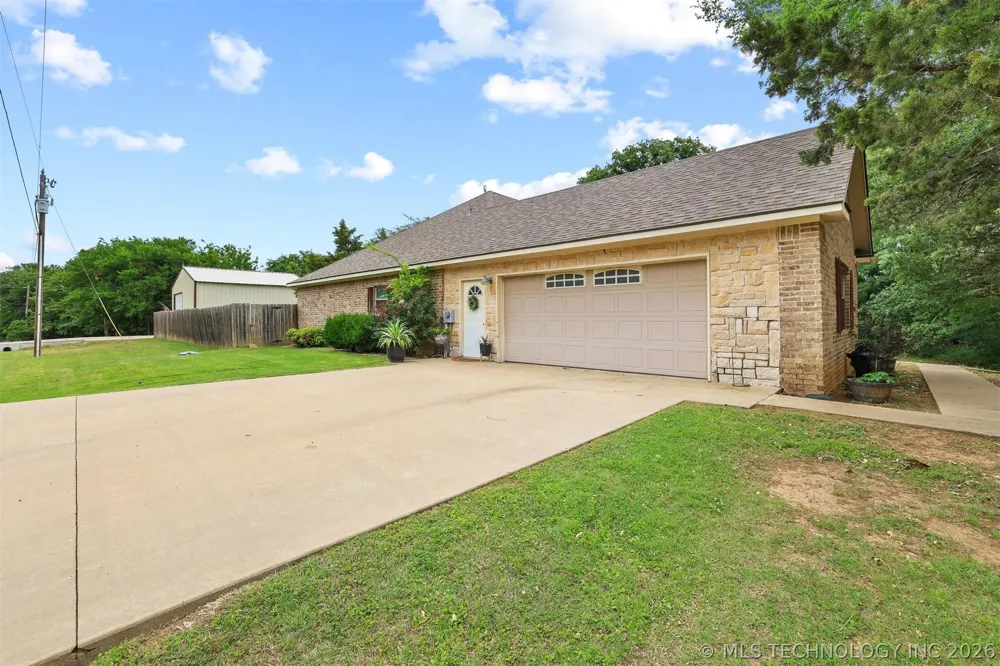 6644 Black Oak Trail Kingston, OK 73439
