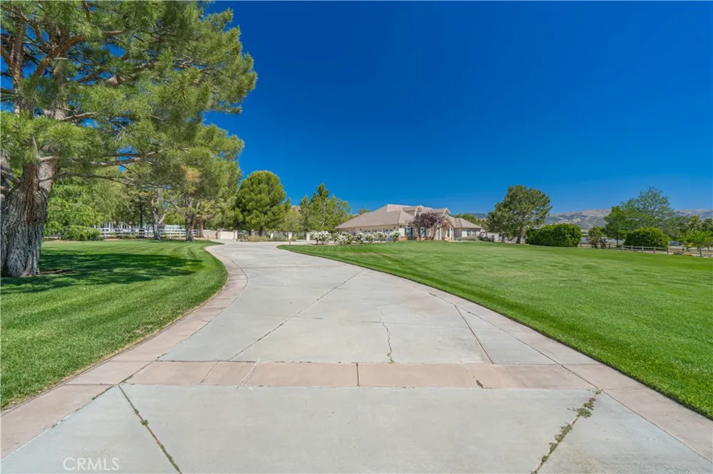 33202 Drill Road Agua Dulce, CA 91390