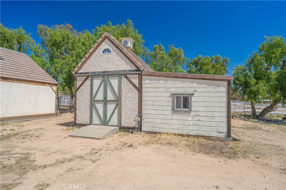 33202 Drill Road Agua Dulce, CA 91390