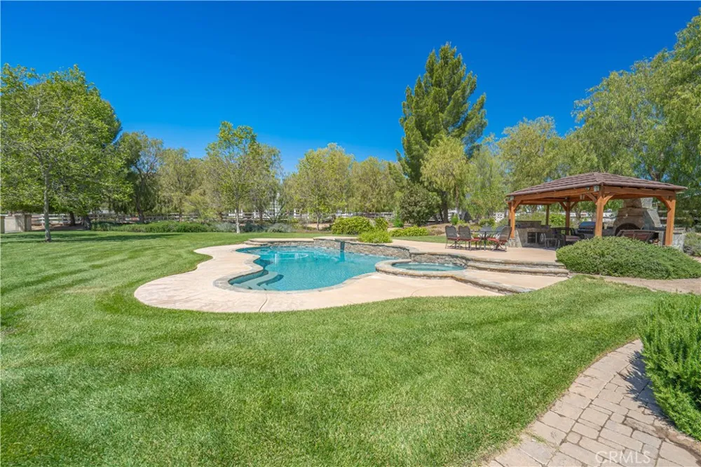 33202 Drill Road Agua Dulce, CA 91390
