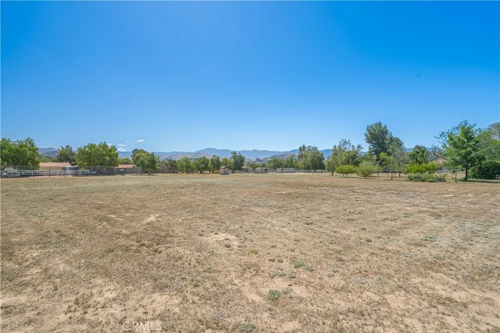 33202 Drill Road Agua Dulce, CA 91390