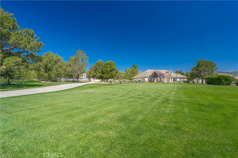33202 Drill Road Agua Dulce, CA 91390