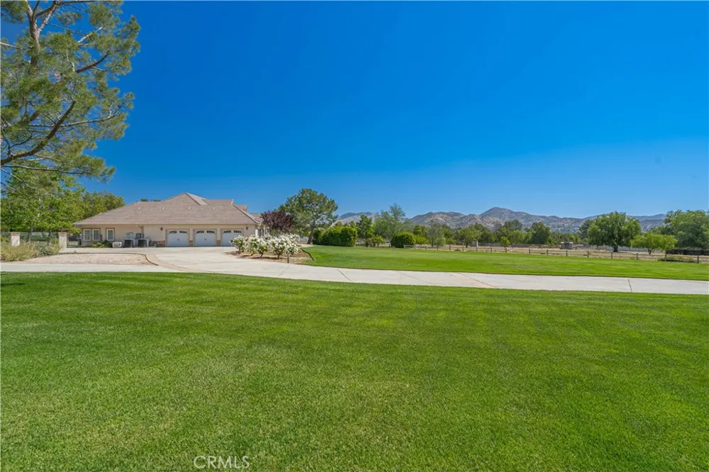 33202 Drill Road Agua Dulce, CA 91390