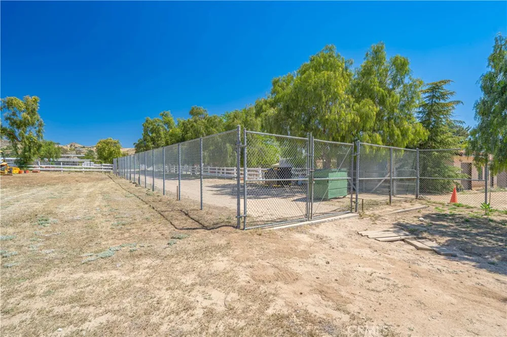 33202 Drill Road Agua Dulce, CA 91390