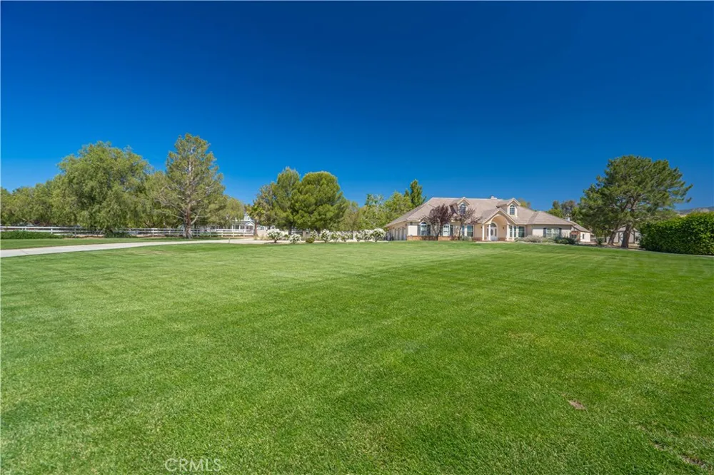 33202 Drill Road Agua Dulce, CA 91390