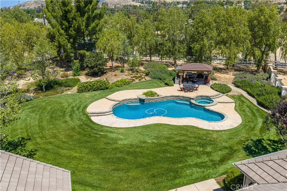 33202 Drill Road Agua Dulce, CA 91390