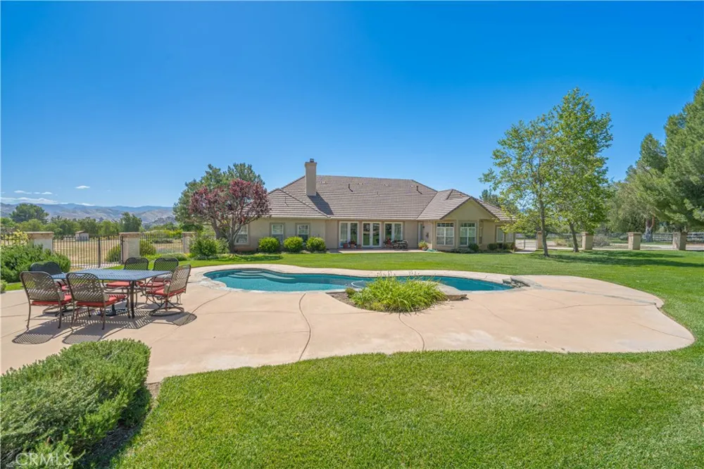 33202 Drill Road Agua Dulce, CA 91390