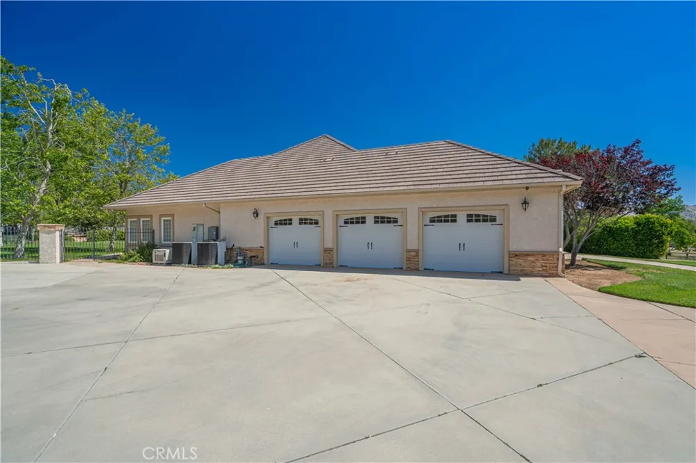 33202 Drill Road Agua Dulce, CA 91390