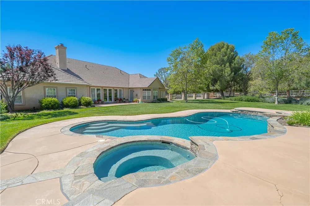 33202 Drill Road Agua Dulce, CA 91390