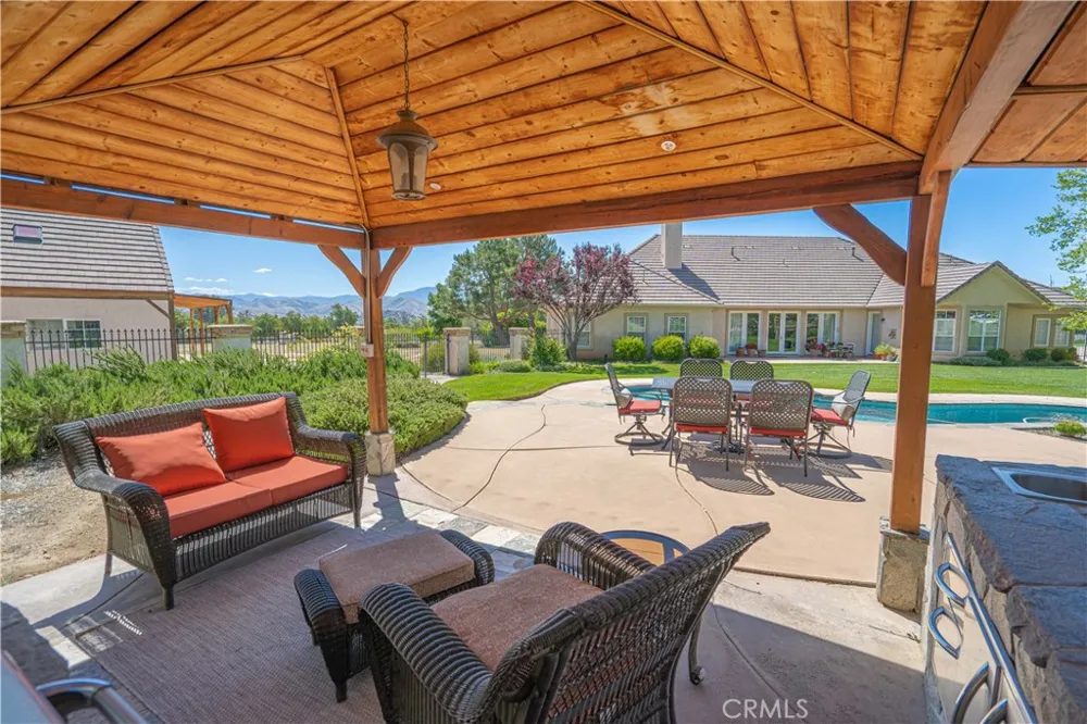 33202 Drill Road Agua Dulce, CA 91390