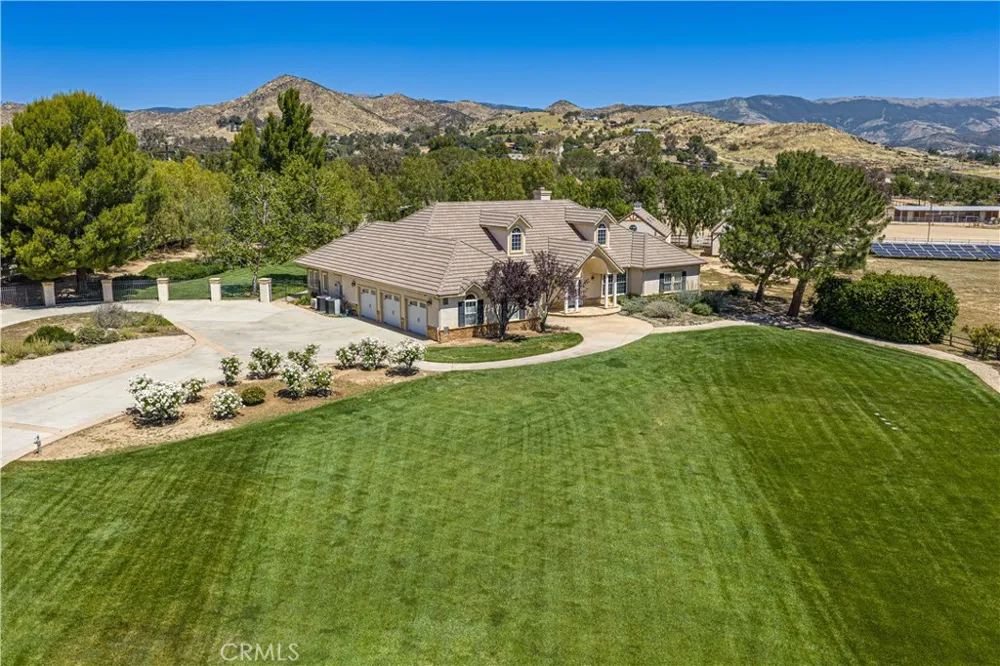 33202 Drill Road Agua Dulce, CA 91390