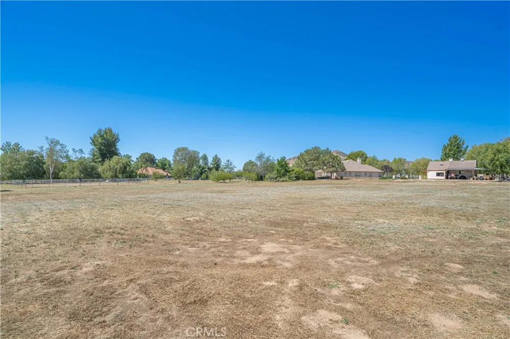 33202 Drill Road Agua Dulce, CA 91390