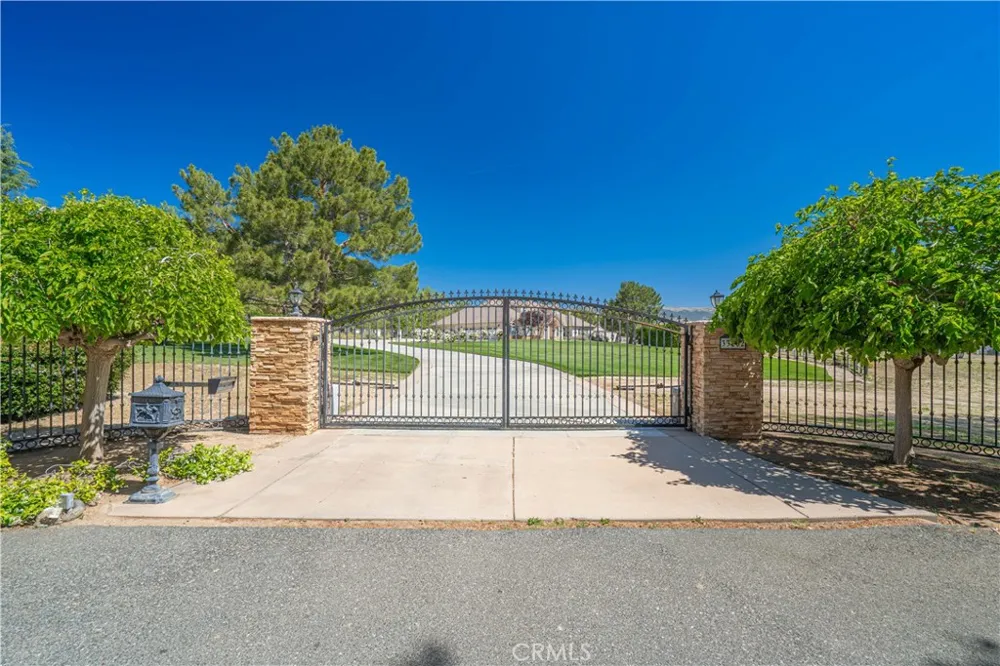 33202 Drill Road Agua Dulce, CA 91390