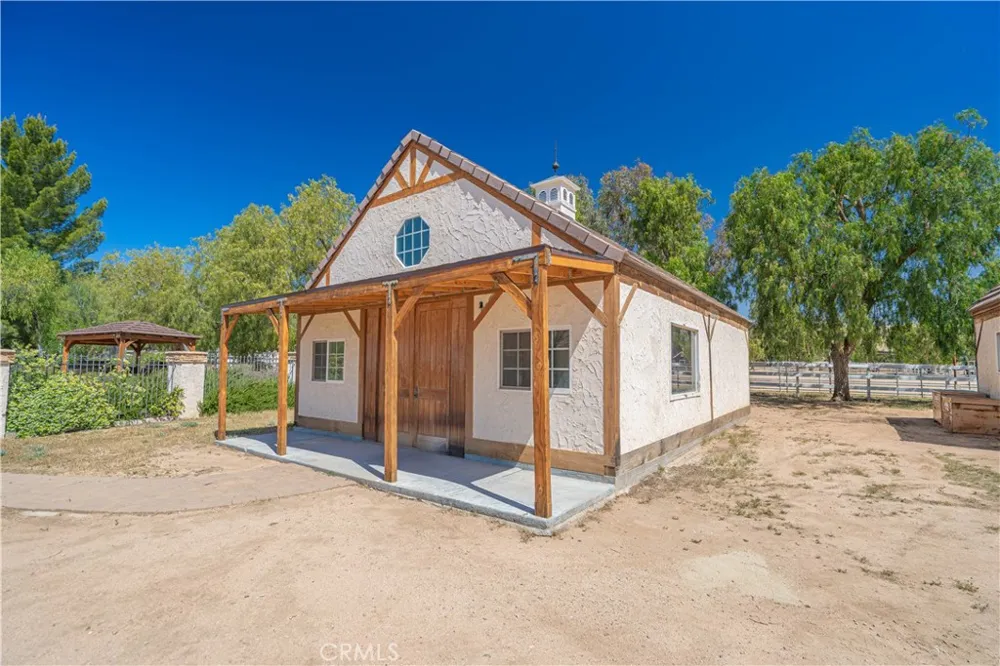 33202 Drill Road Agua Dulce, CA 91390