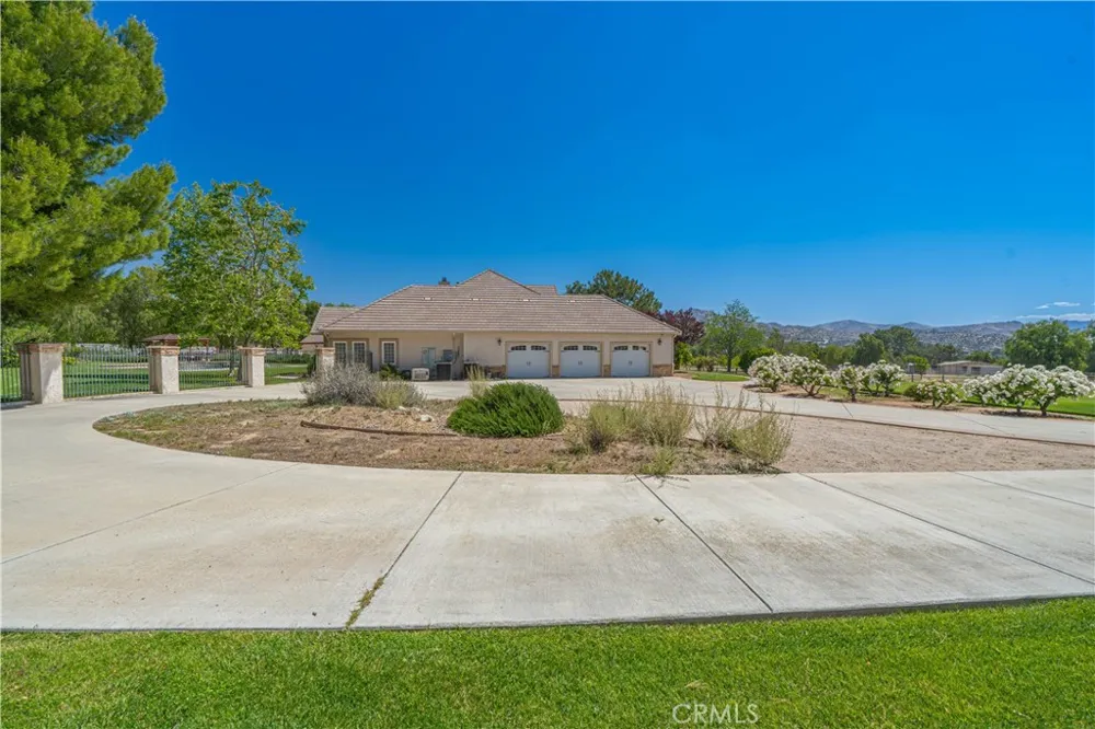 33202 Drill Road Agua Dulce, CA 91390