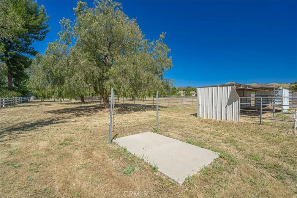 33202 Drill Road Agua Dulce, CA 91390