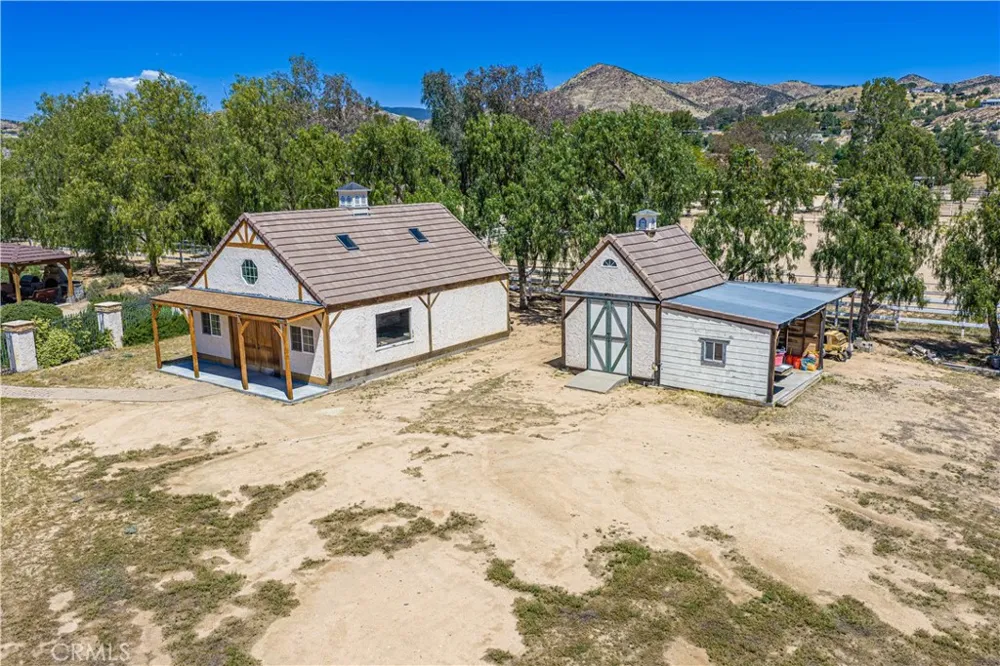33202 Drill Road Agua Dulce, CA 91390