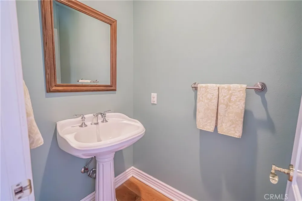 33202 Drill Road Agua Dulce, CA 91390
