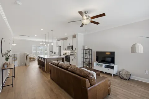 853 Westcott Lane