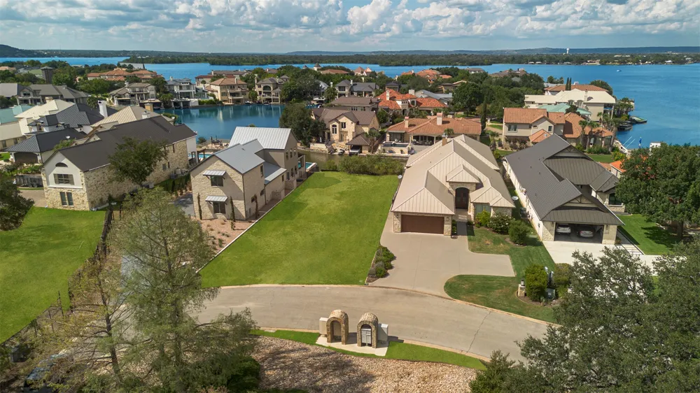 100 Wennmohs Place Horseshoe Bay, TX 78657