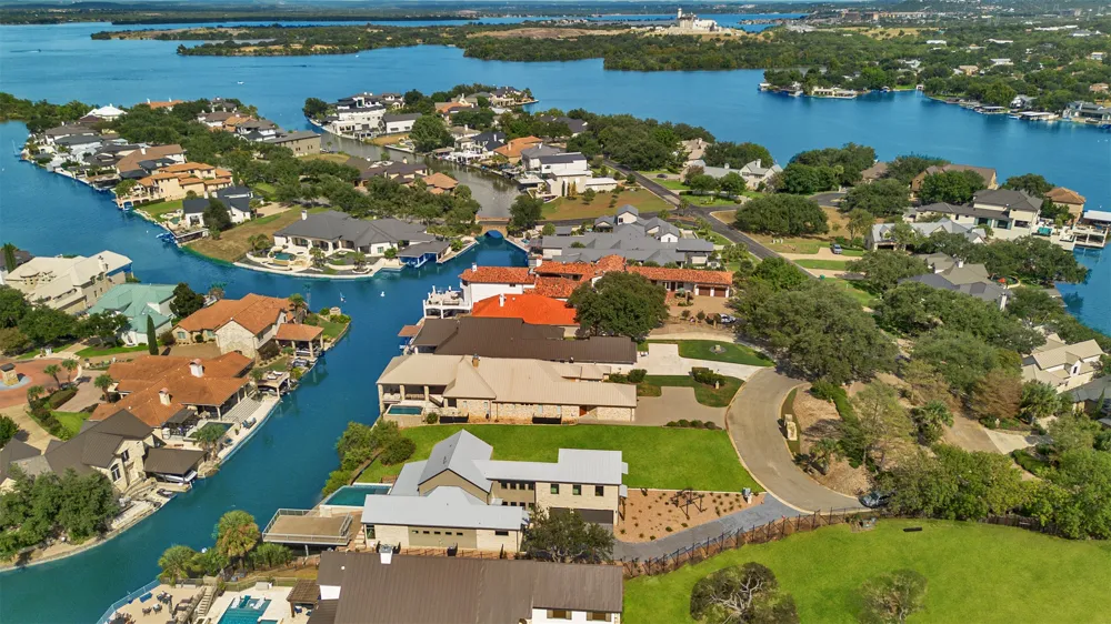 100 Wennmohs Place Horseshoe Bay, TX 78657