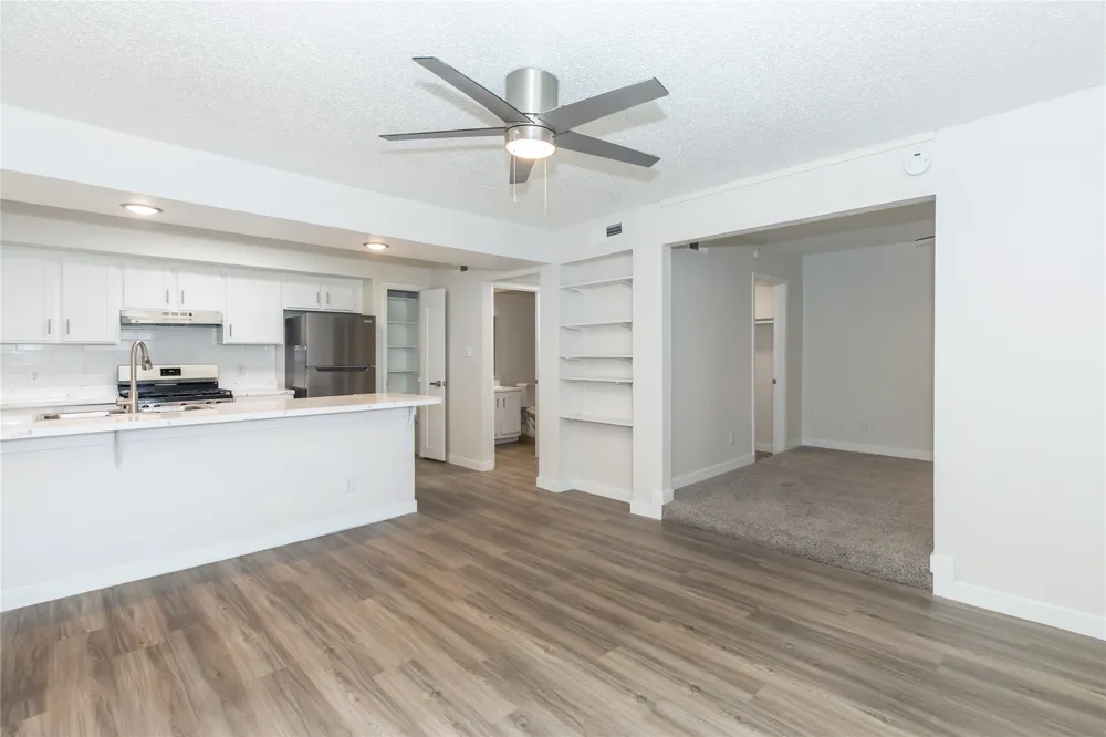 6008 Lamar Boulevard #120 Austin, TX 78752