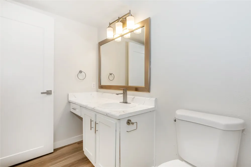 6008 Lamar Boulevard #120 Austin, TX 78752