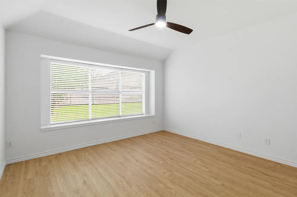 924 Bowie Drive Lavon, TX 75166